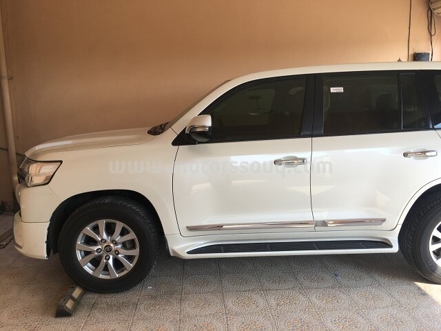 2016 Toyota Land Cruiser