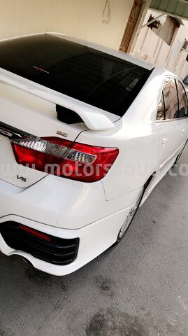 2014 Toyota Aurion