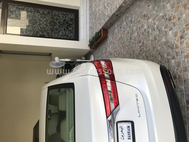 2014 تويوتا أفالون