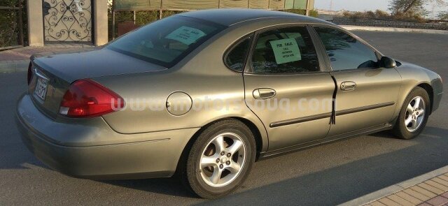 2001 Ford Taurus