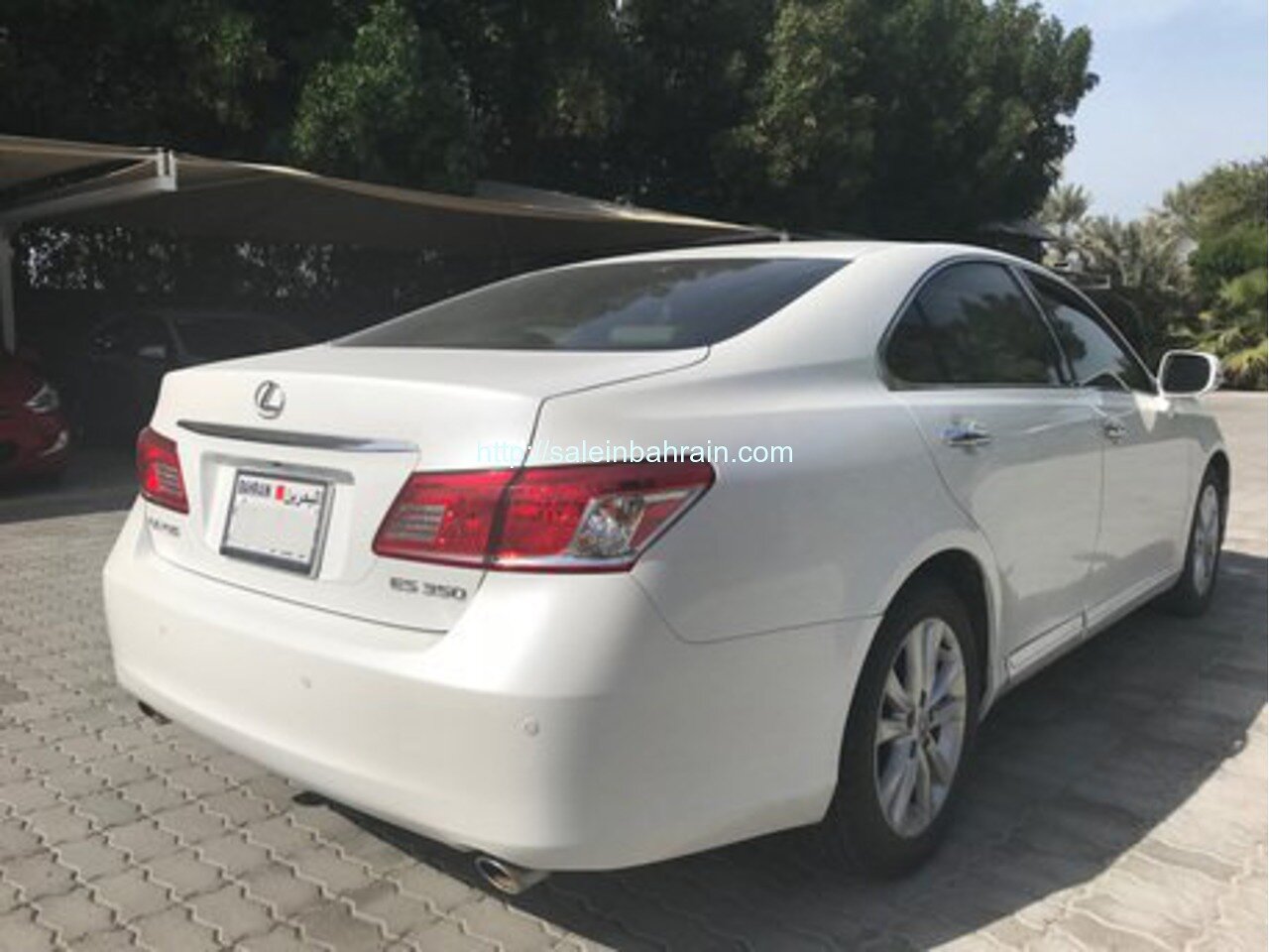 2011 لكزس إي إس 350