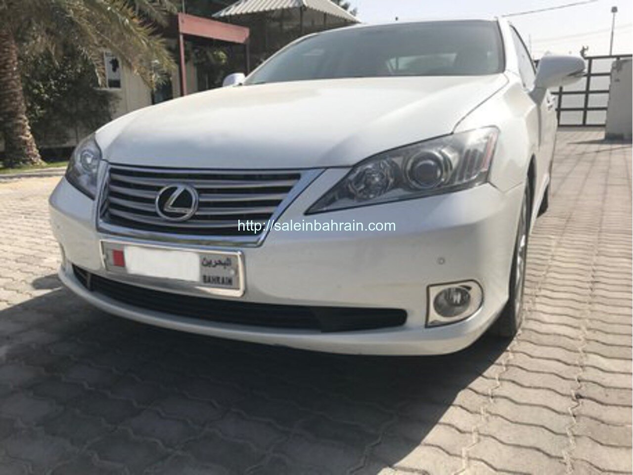 2011 لكزس إي إس 350