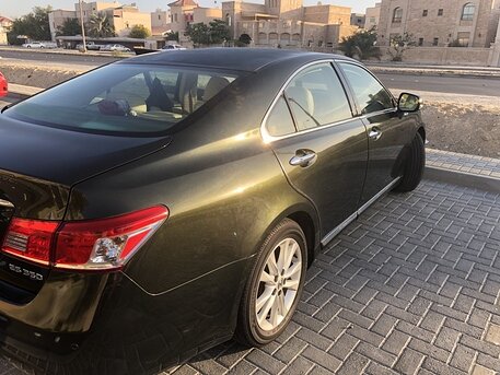 2010 لكزس إي إس 350