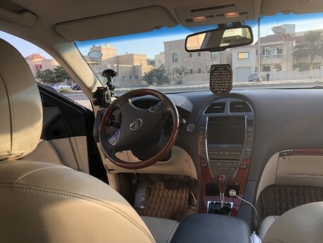 2010 لكزس إي إس 350