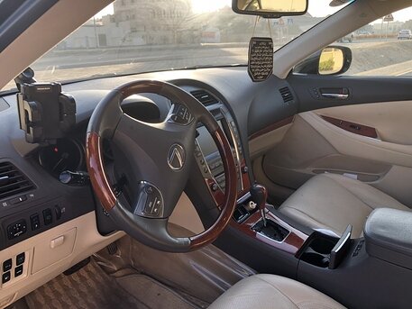 2010 لكزس إي إس 350