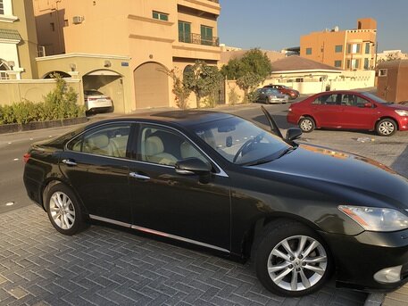 2010 لكزس إي إس 350