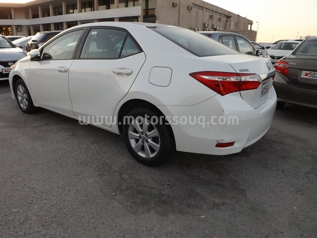 2015 تويوتا كورولا