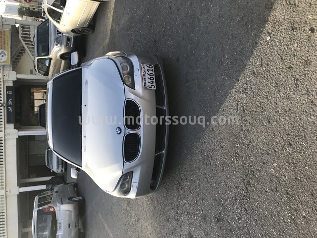 2004 BMW 530