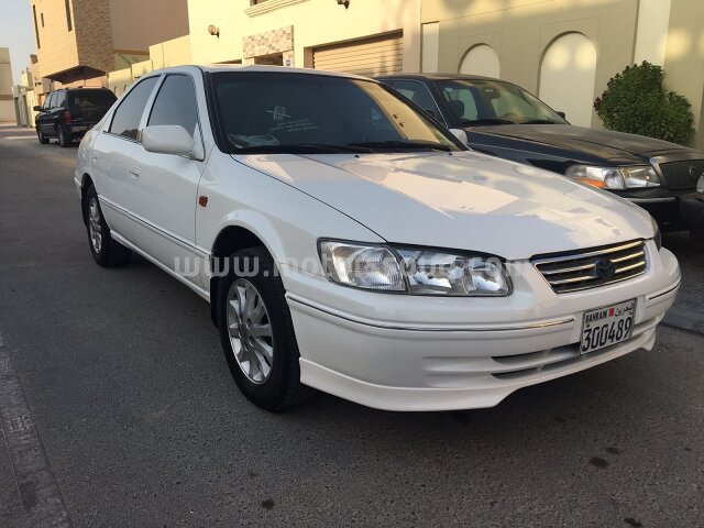 2000 تويوتا كامري