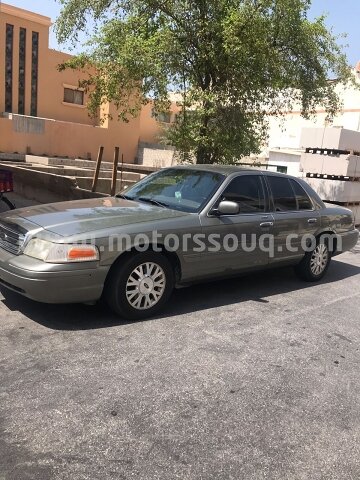 2003 فورد كراون فيكتوريا