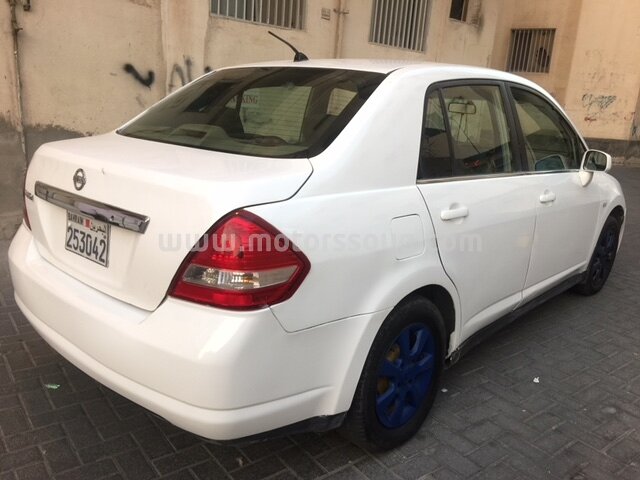 2006 نيسان تيدا