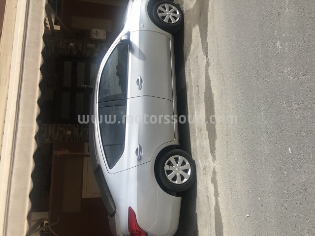 2012 نيسان صني
