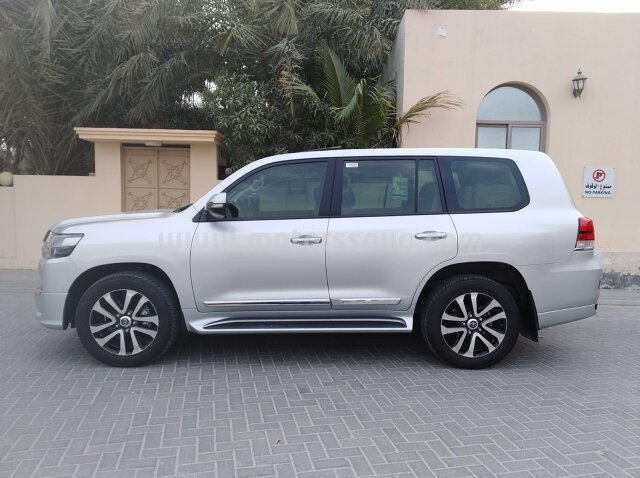 2019 Toyota Land Cruiser