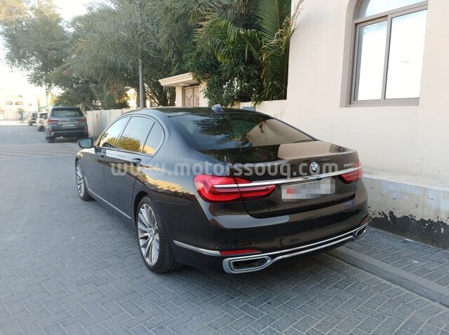 2016 BMW 750