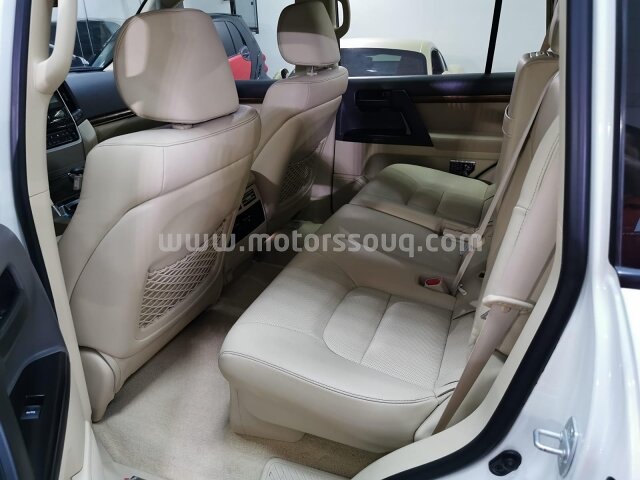 2016 Toyota Land Cruiser