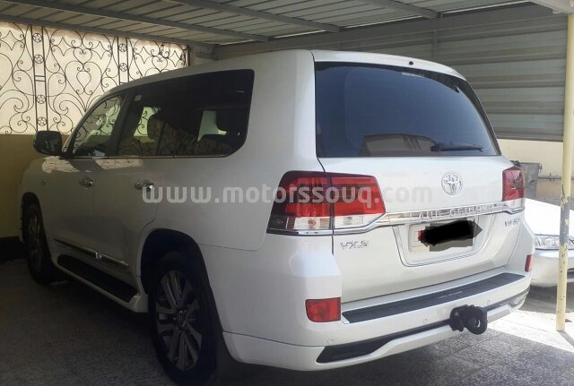 2016 Toyota Land Cruiser