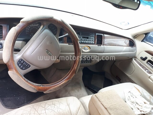 2003 Lincoln Town CAR