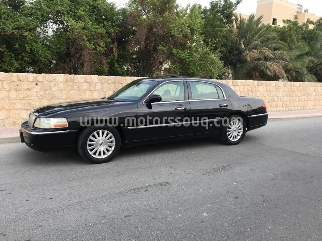 2004 لينكون تاون كار