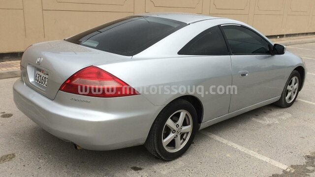 2004 هوندا أكورد