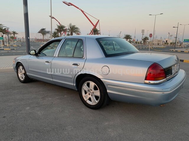 2003 فورد كراون فيكتوريا
