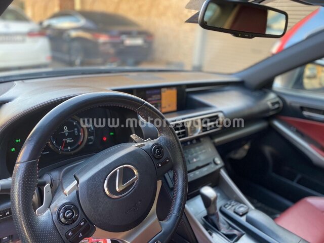 2015 لكزس أخرى