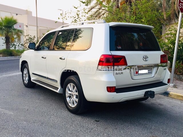 2016 Toyota Land Cruiser
