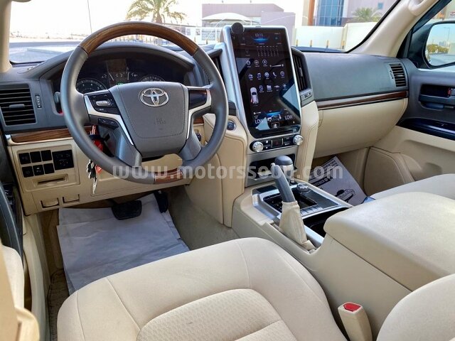 2016 Toyota Land Cruiser