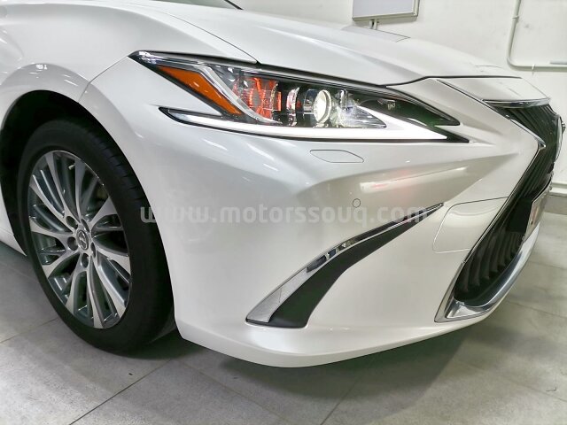 2019 Lexus ES