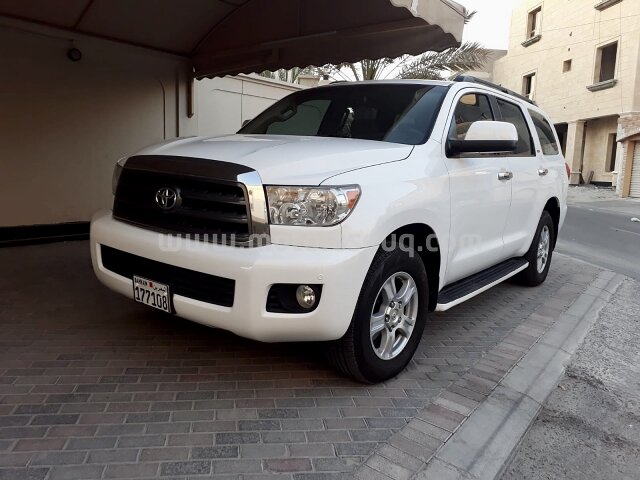 2010 تويوتا سيكويا