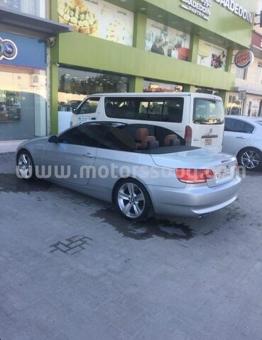 2009 BMW 330
