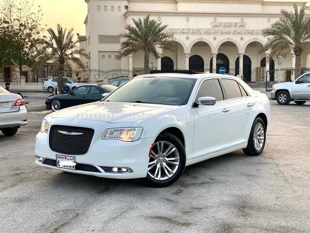 2016 كرايسلر 300