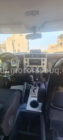 2011 تويوتا إف جيه