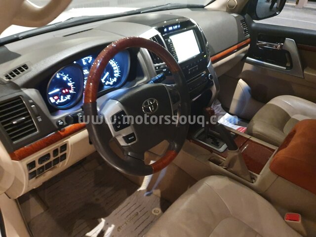 2014 Toyota Land Cruiser
