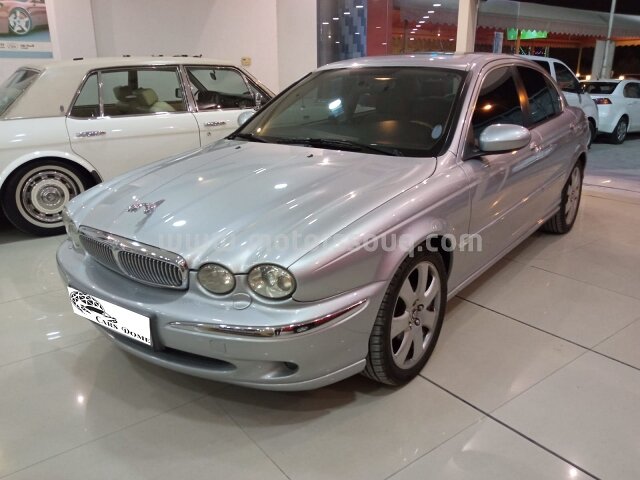 2006 جاغوار إكس إي