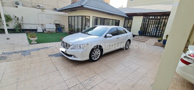 2012 Toyota Aurion