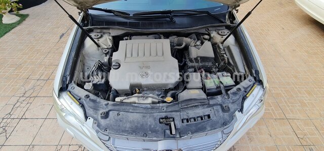 2012 Toyota Aurion