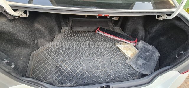 2012 Toyota Aurion