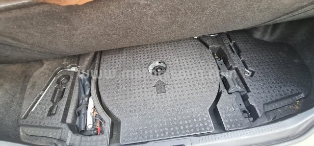 2012 Toyota Aurion