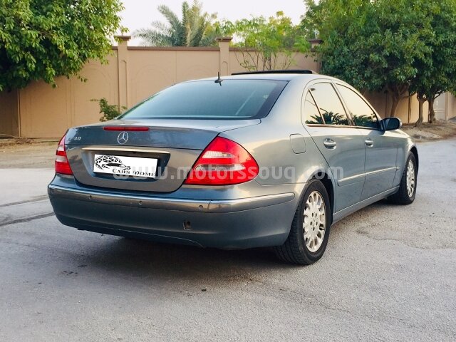 2005 Mercedes-Benz E