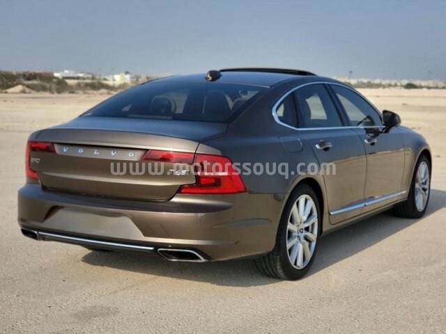 2017 Volvo S90