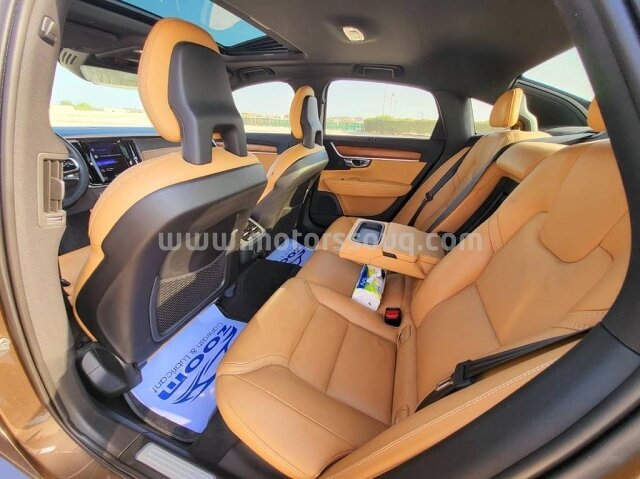 2017 Volvo S90