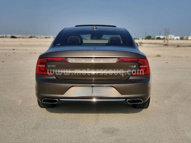 2017 Volvo S90