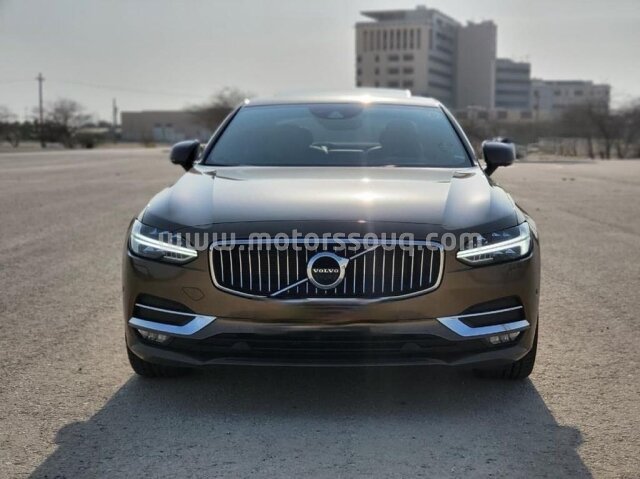 2017 Volvo S90