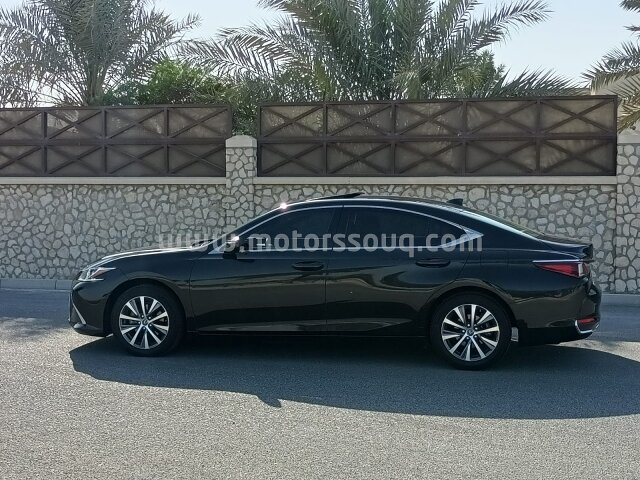 2020 لكزس أخرى