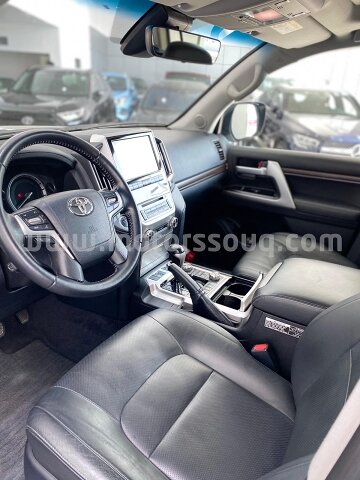 2017 Toyota Land Cruiser