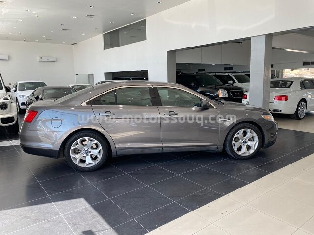 2011 Ford Taurus