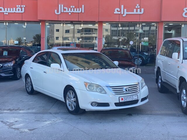 2010 تويوتا أفالون