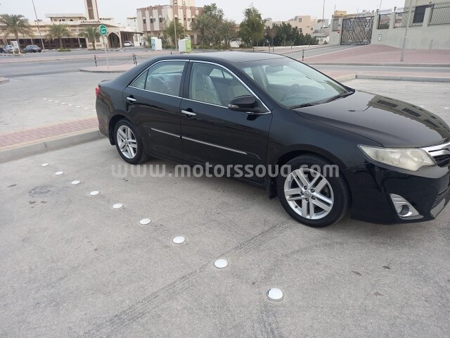 2014 تويوتا كامري