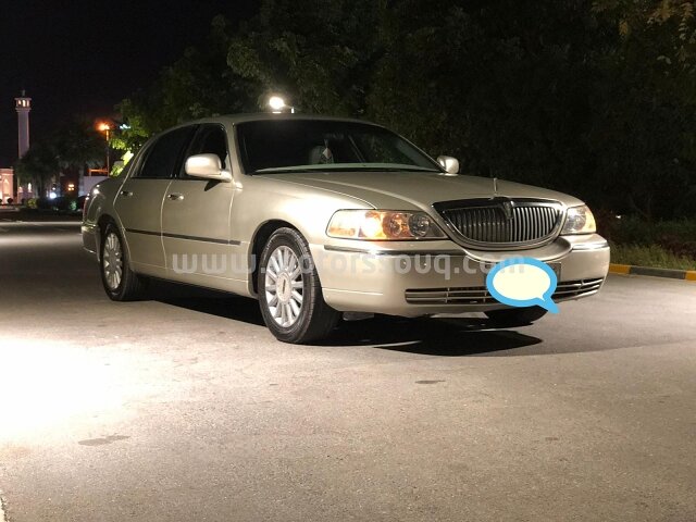 2008 لينكون تاون كار