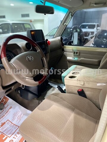 2019 Toyota Land Cruiser